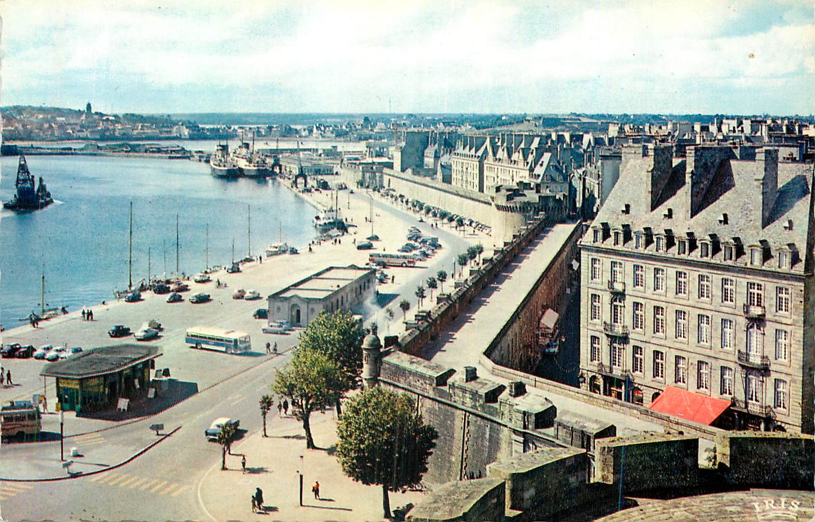 CPM Saint Malo Cite Corsaire les Remparts