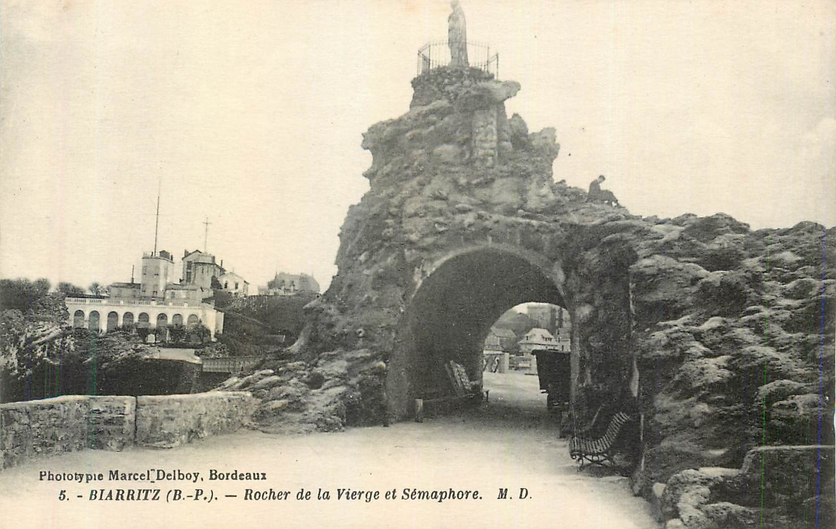 CPA Biarritz Rocher de la Vierge et Semaphore