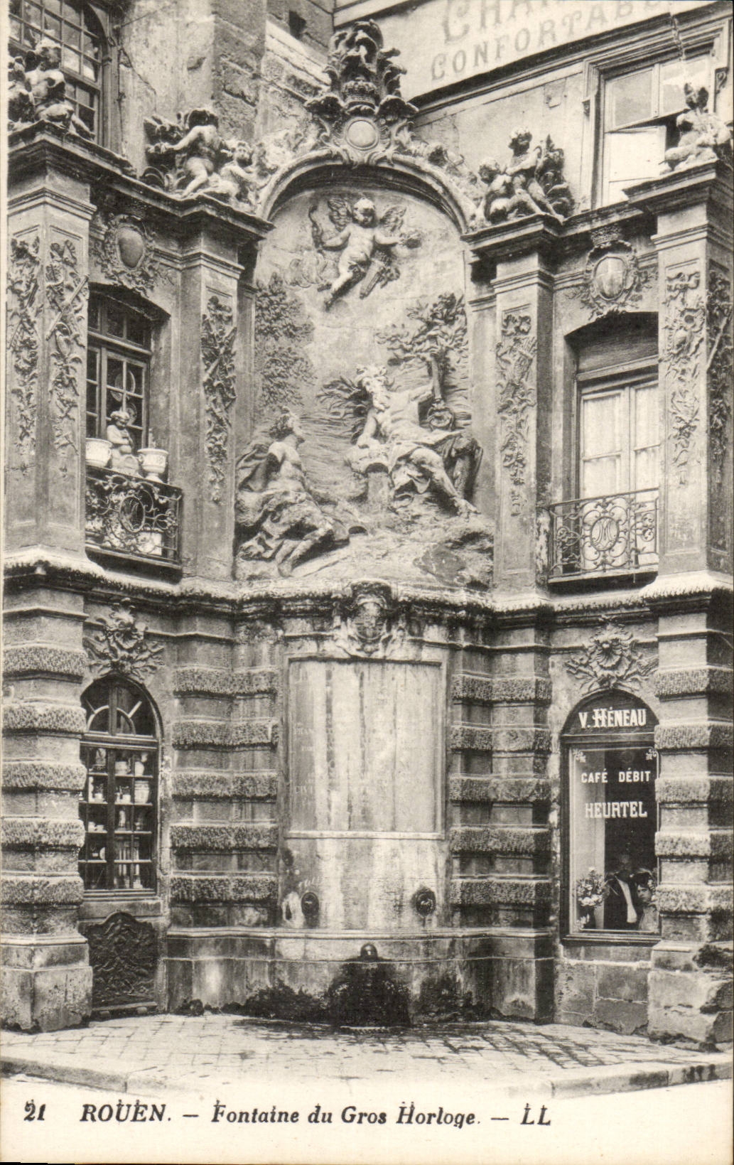 Rouen - Fountain of the Gros Horloge - CPA