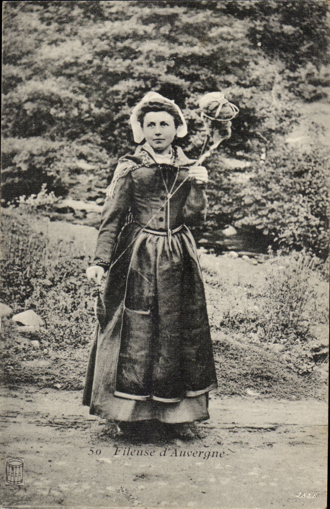 Ropemaking machine of Auvergne - CPA