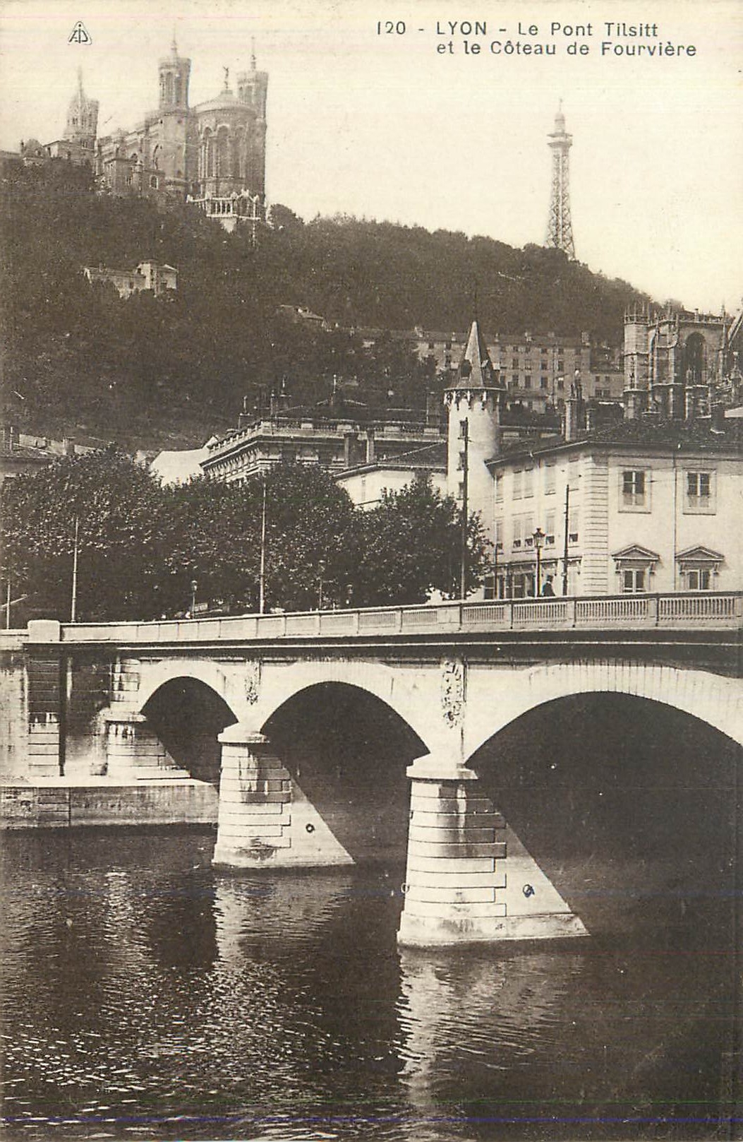 CPA Lyon Le Pont Tilsitt et le Coteau de Fourviere