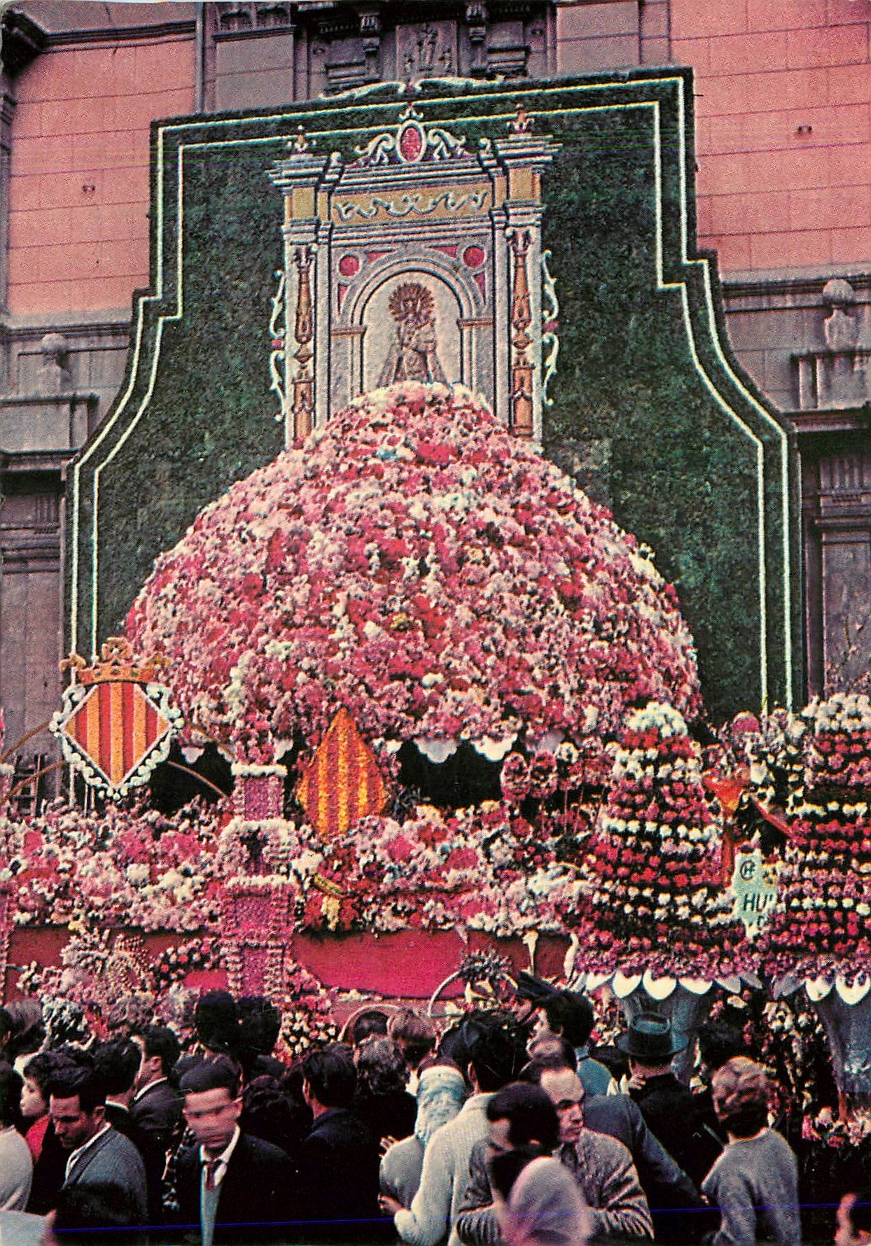 CPM Valencia Ofrande de Fleurs a la Vierges