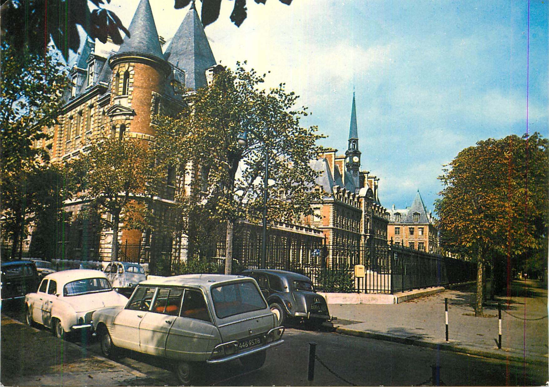 CPM Neuilly sur Seine Le Lycee Pasteur Images de France