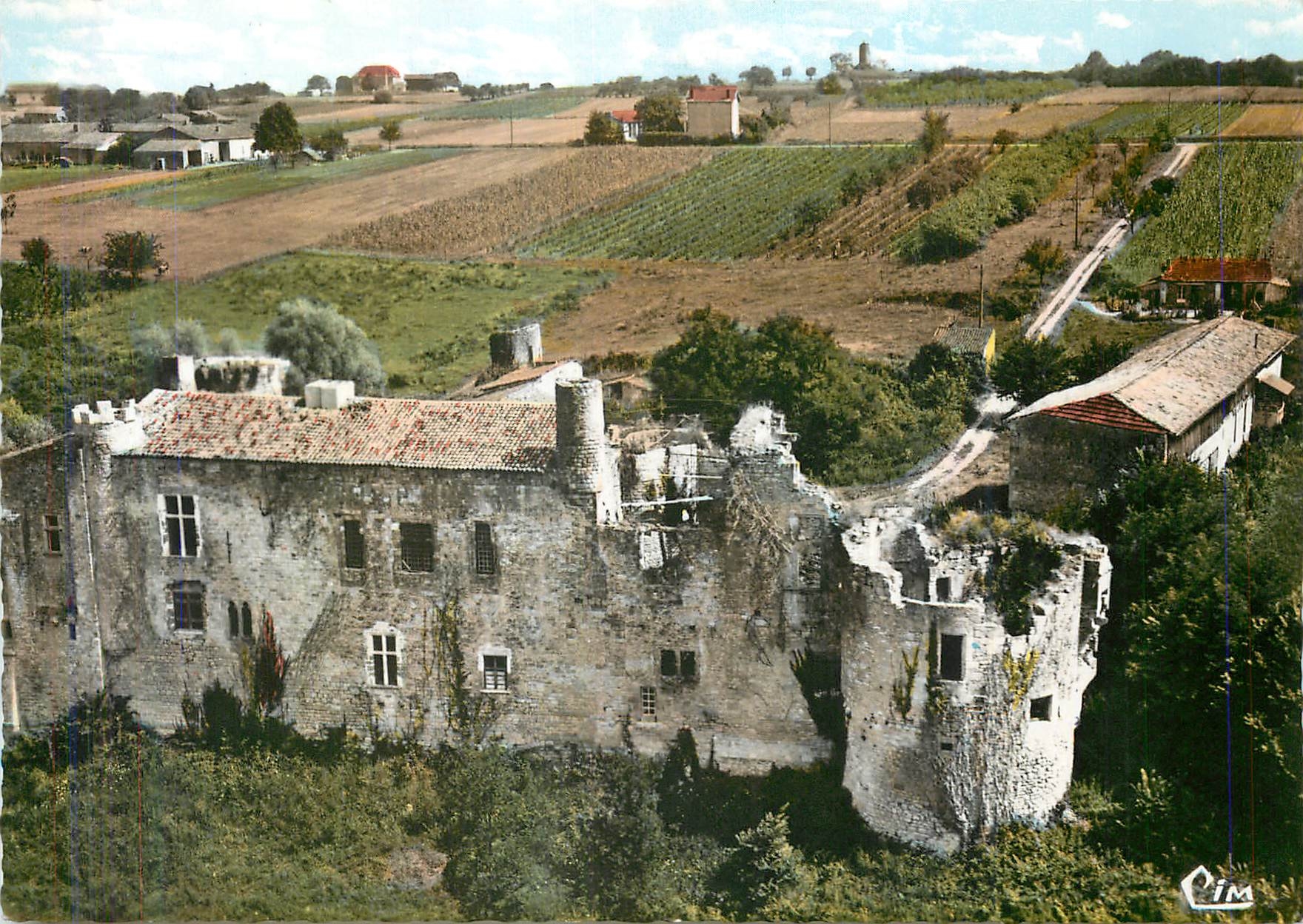 CPM Environs de Monsegur Gironde Vue aerienne Le Chateau de Guilleragues a St Supmice de Guilleragues