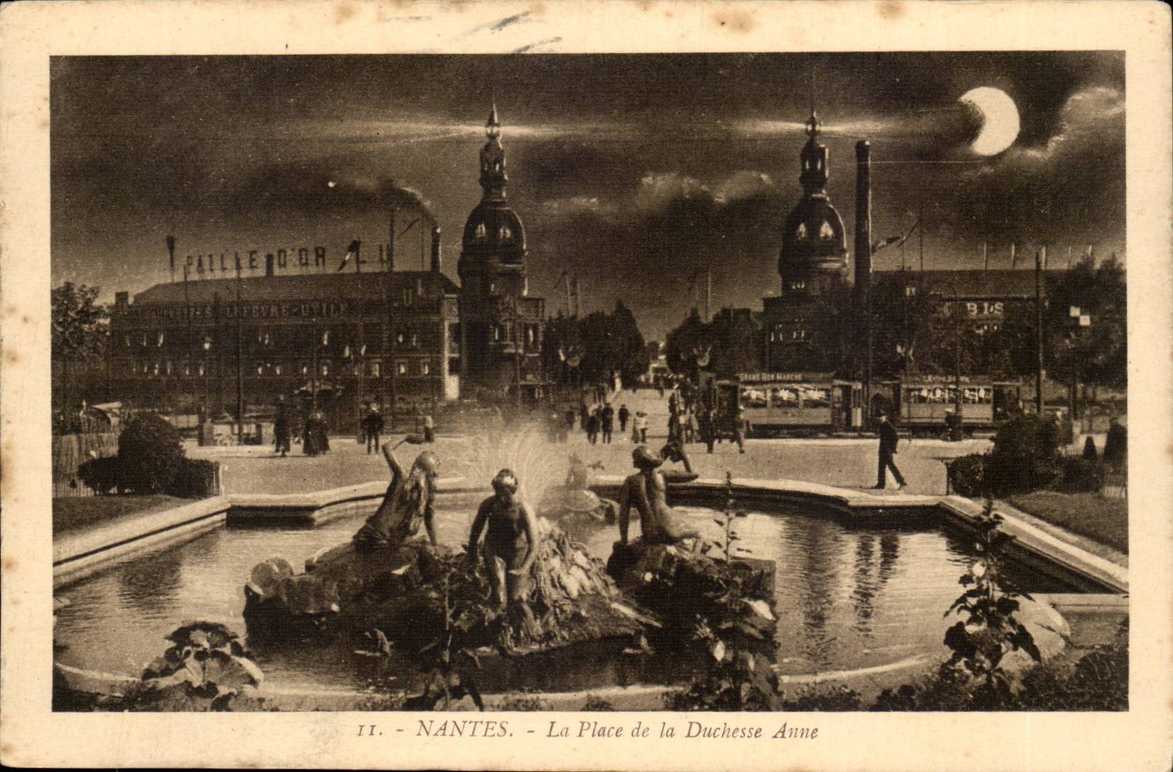 Nantes CPA the place of the Duchess Anne (gold Straw)