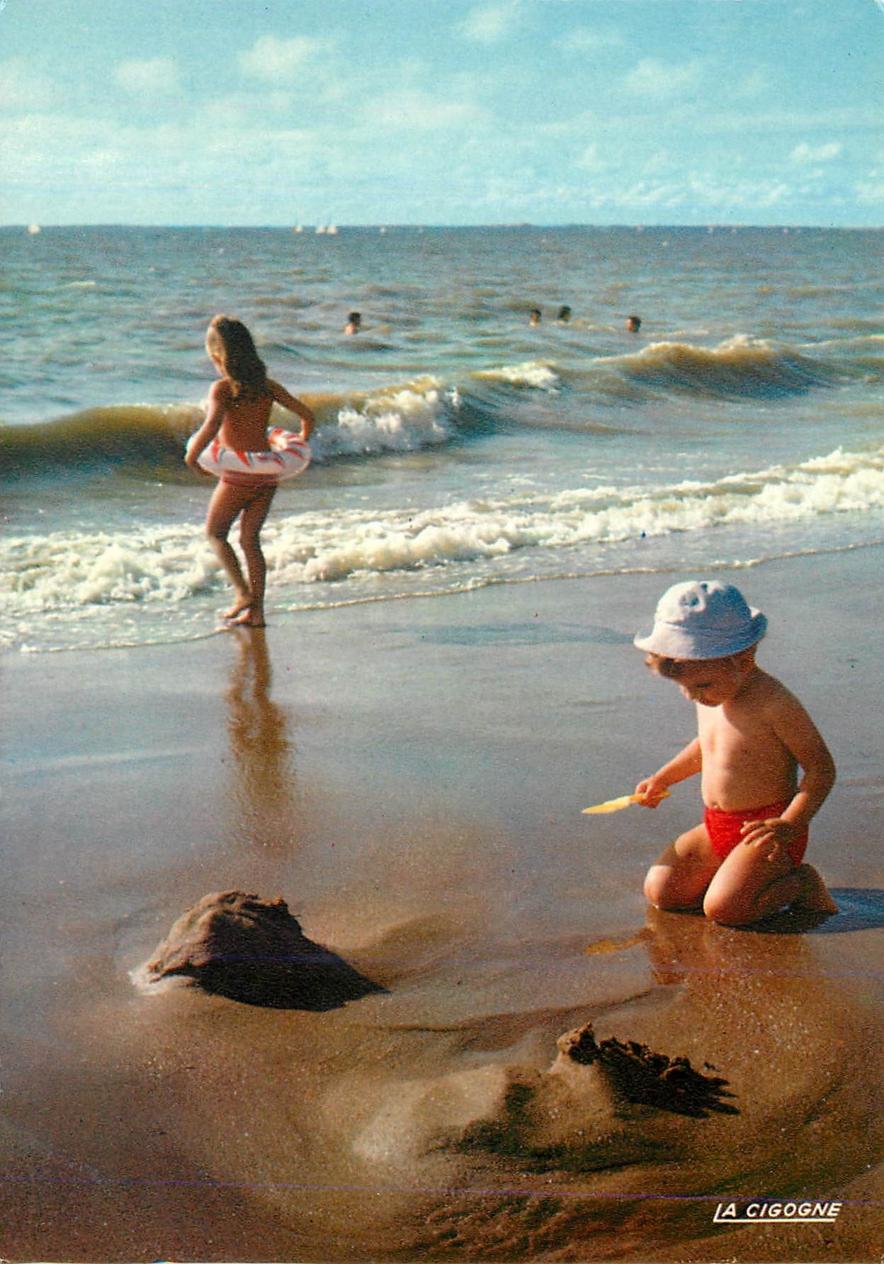 CPM Mer Sable Soleil Joies des vacances Enfants