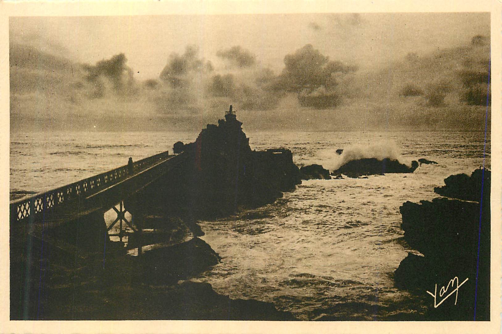 CPA Biarritz Le Rocher de la Vierge
