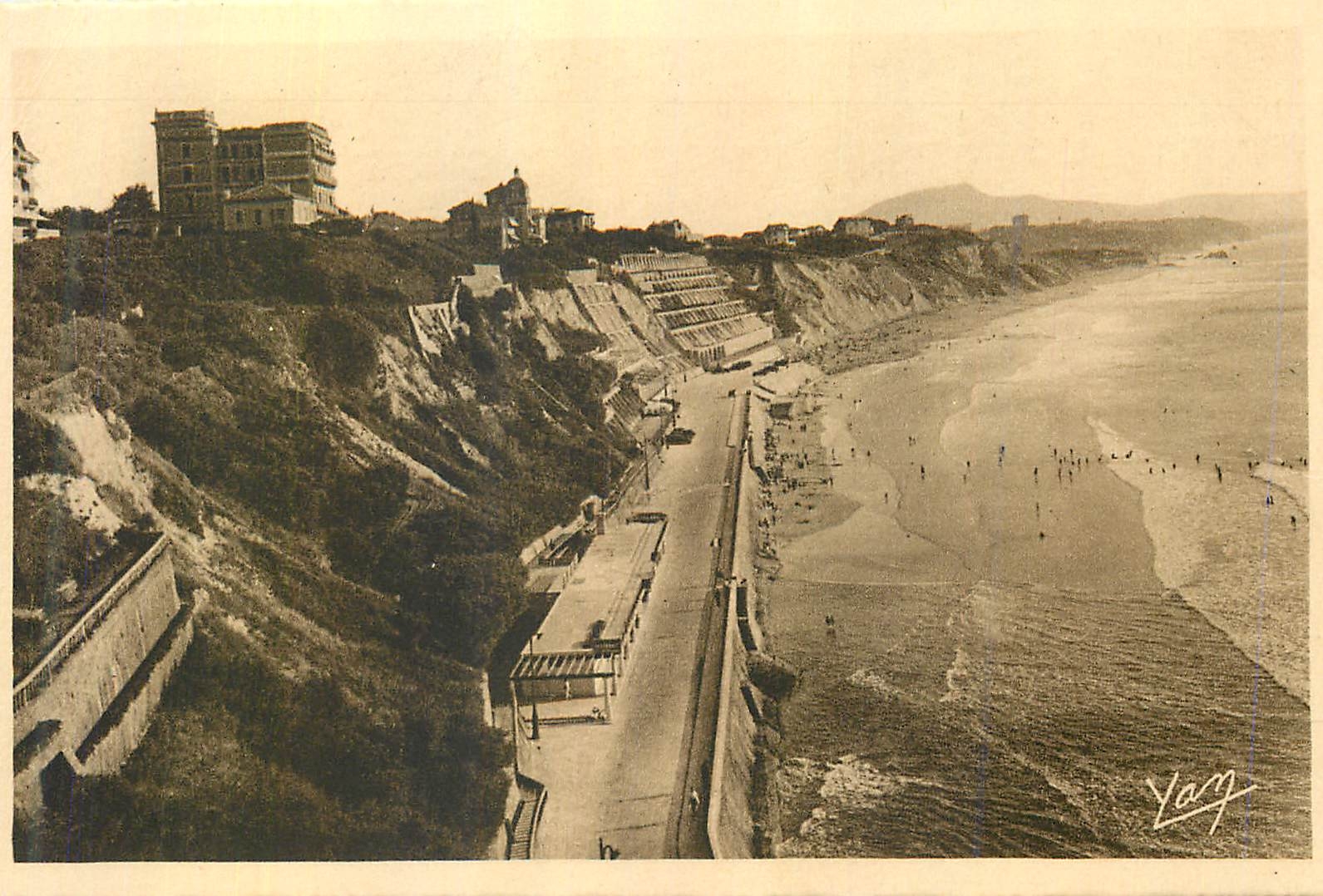 CPA Biarritz La Cote basque les Falaise La Plage et la Rhune