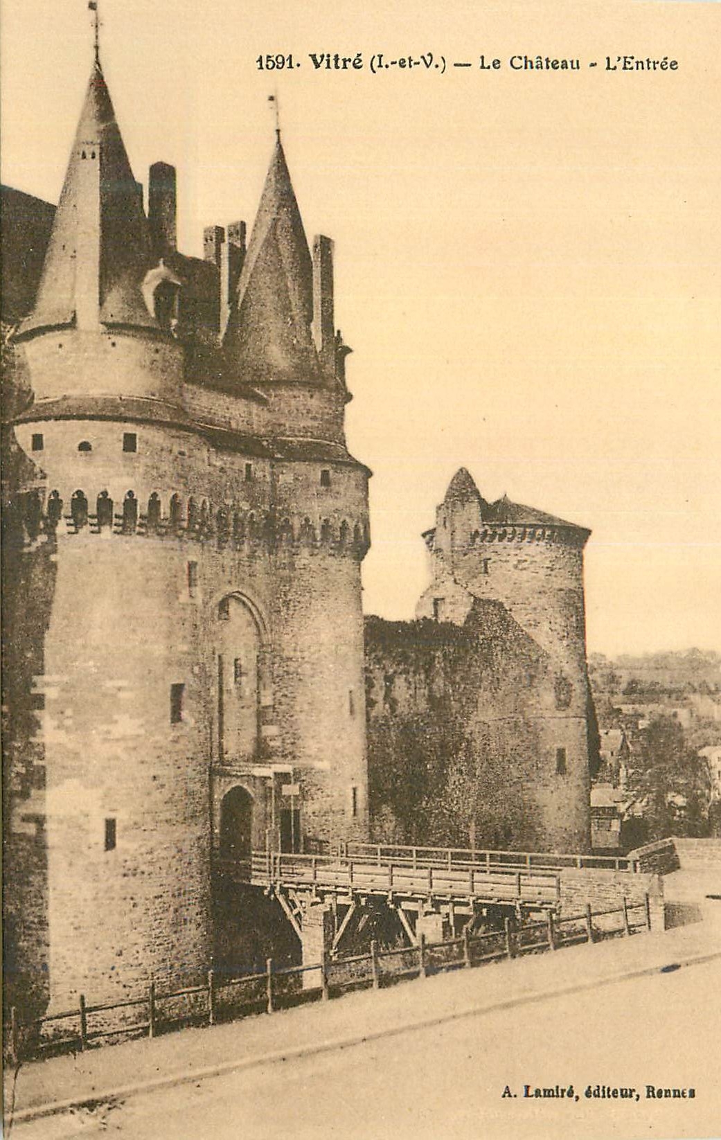 CPA Vitre (I et V)Le Chateau L'entree