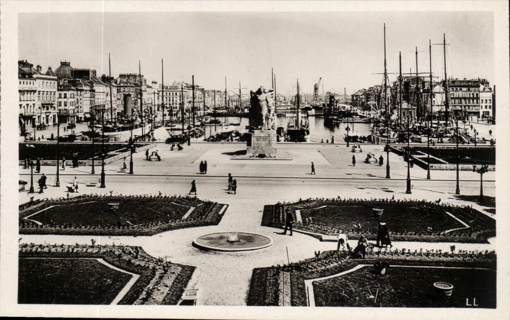 Le Havre - Gambetta Place and new Gardens - CPA