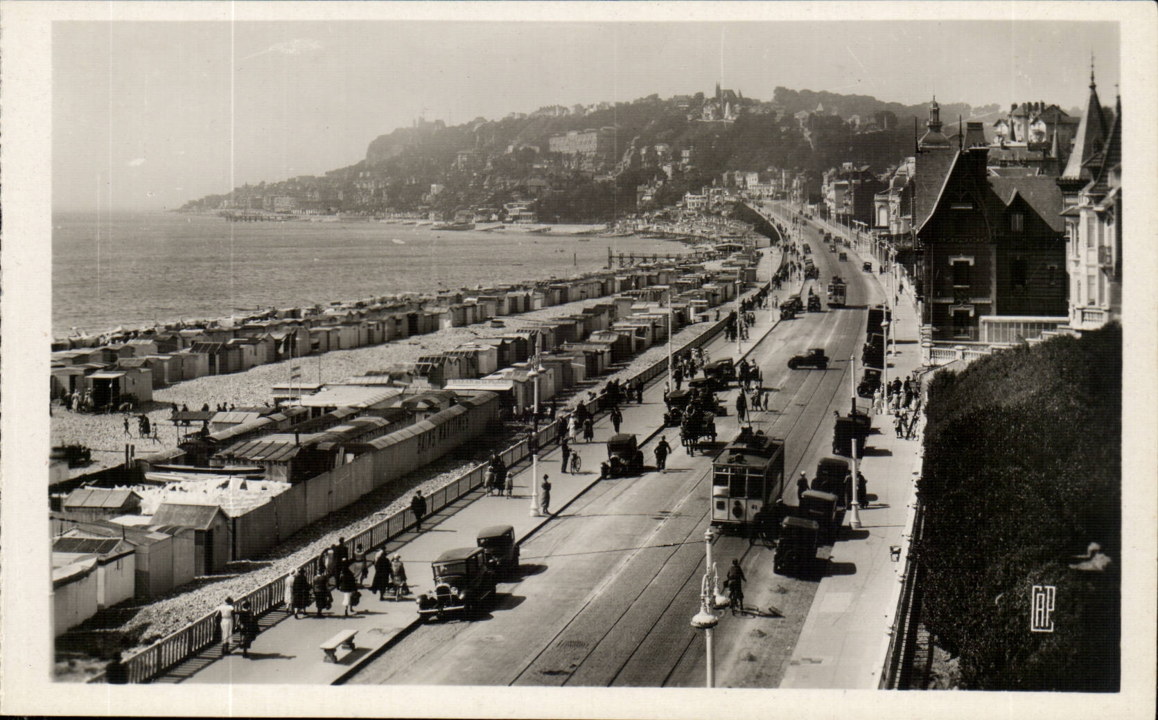 Le Havre - Boulevard Albert 1 and the beach - CPA
