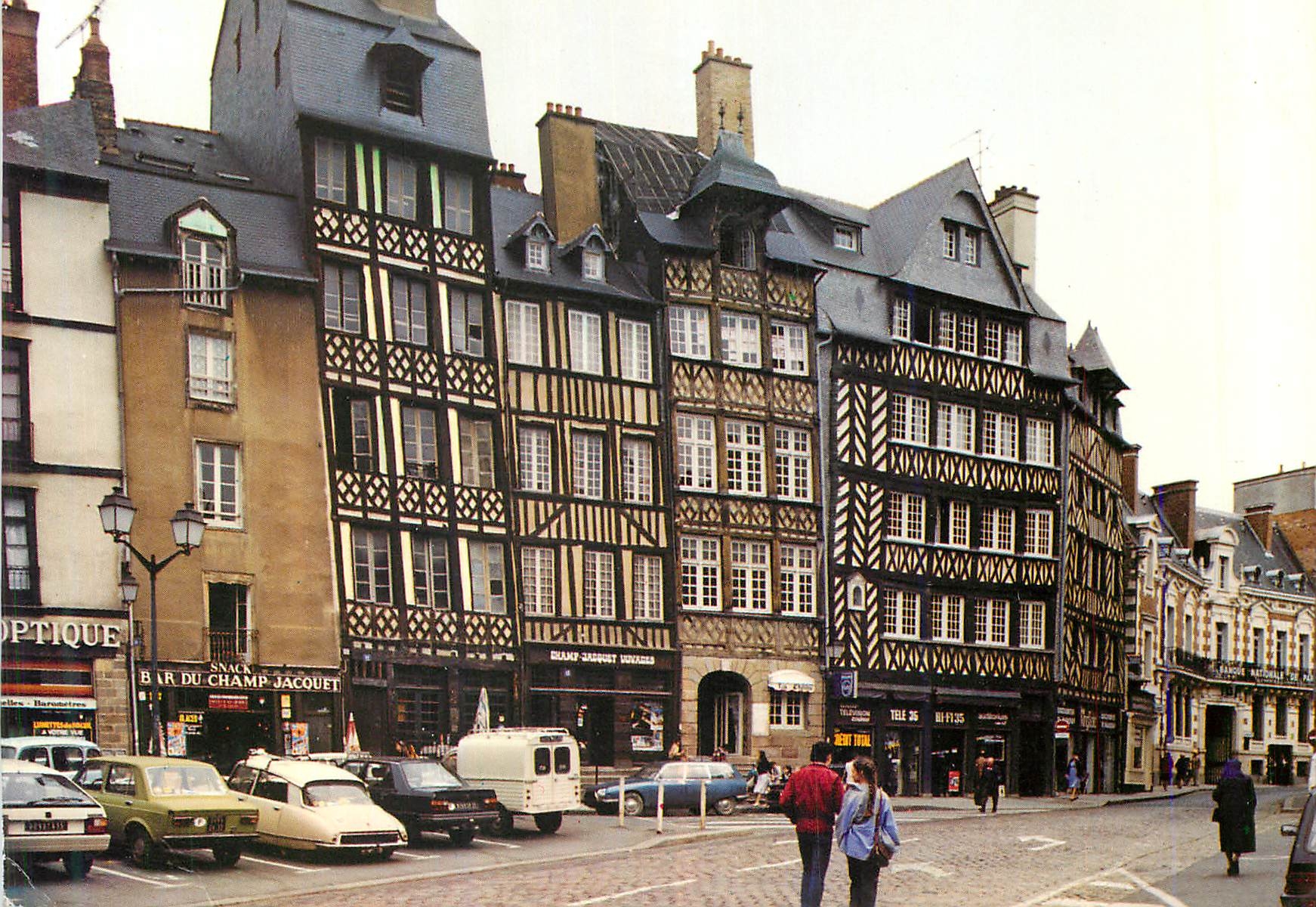 CPM Rennes Ille et Vilaine Vieilles maisons a colombages rue du Champ Jacquet