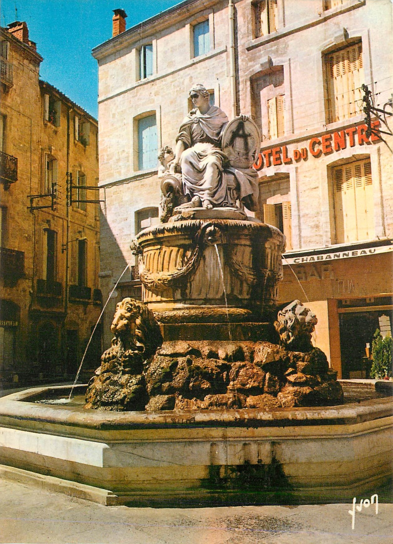 CPM Montpellier Herault Fontaines de la Chabaneau Hotel du Centre
