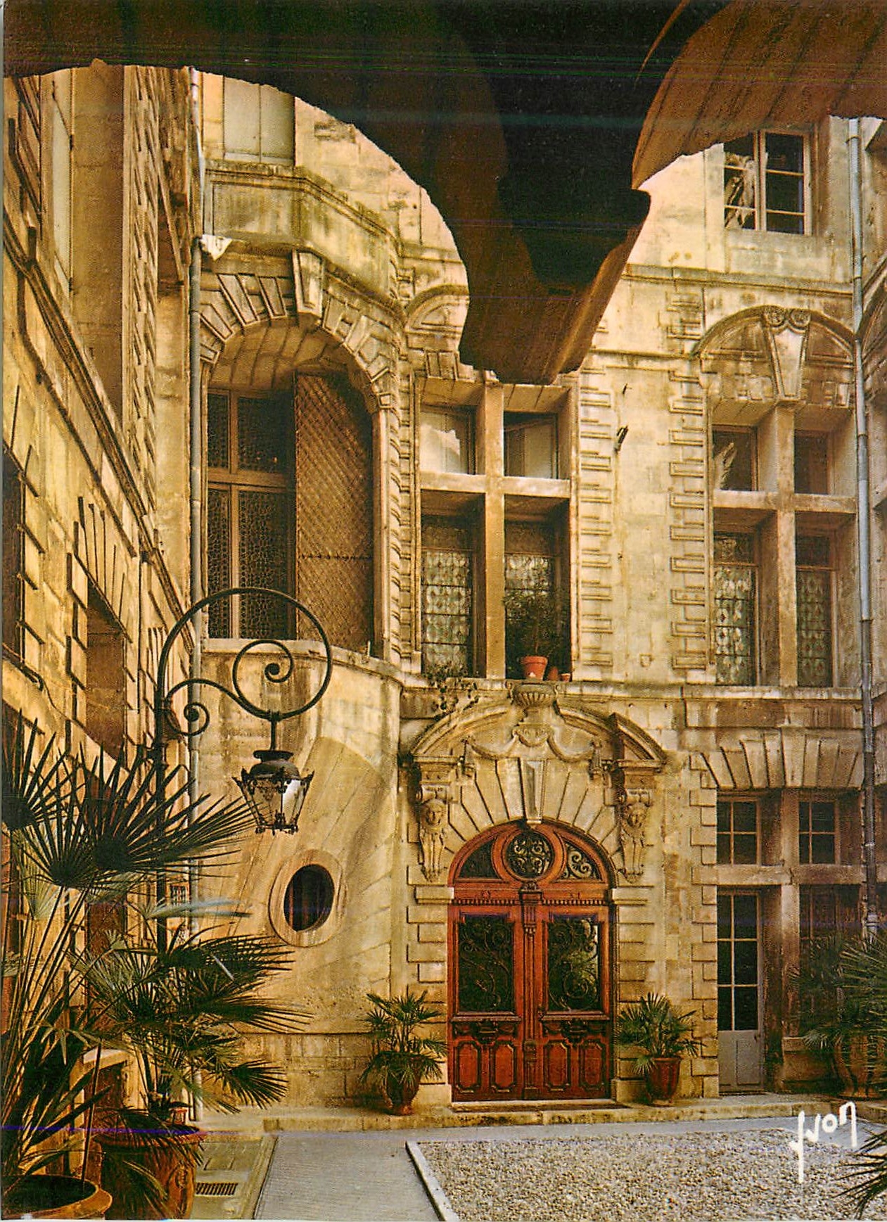 CPM Montpellier Herault Marais Montpellierain L Hotel de Sarret dit de la Coquille 