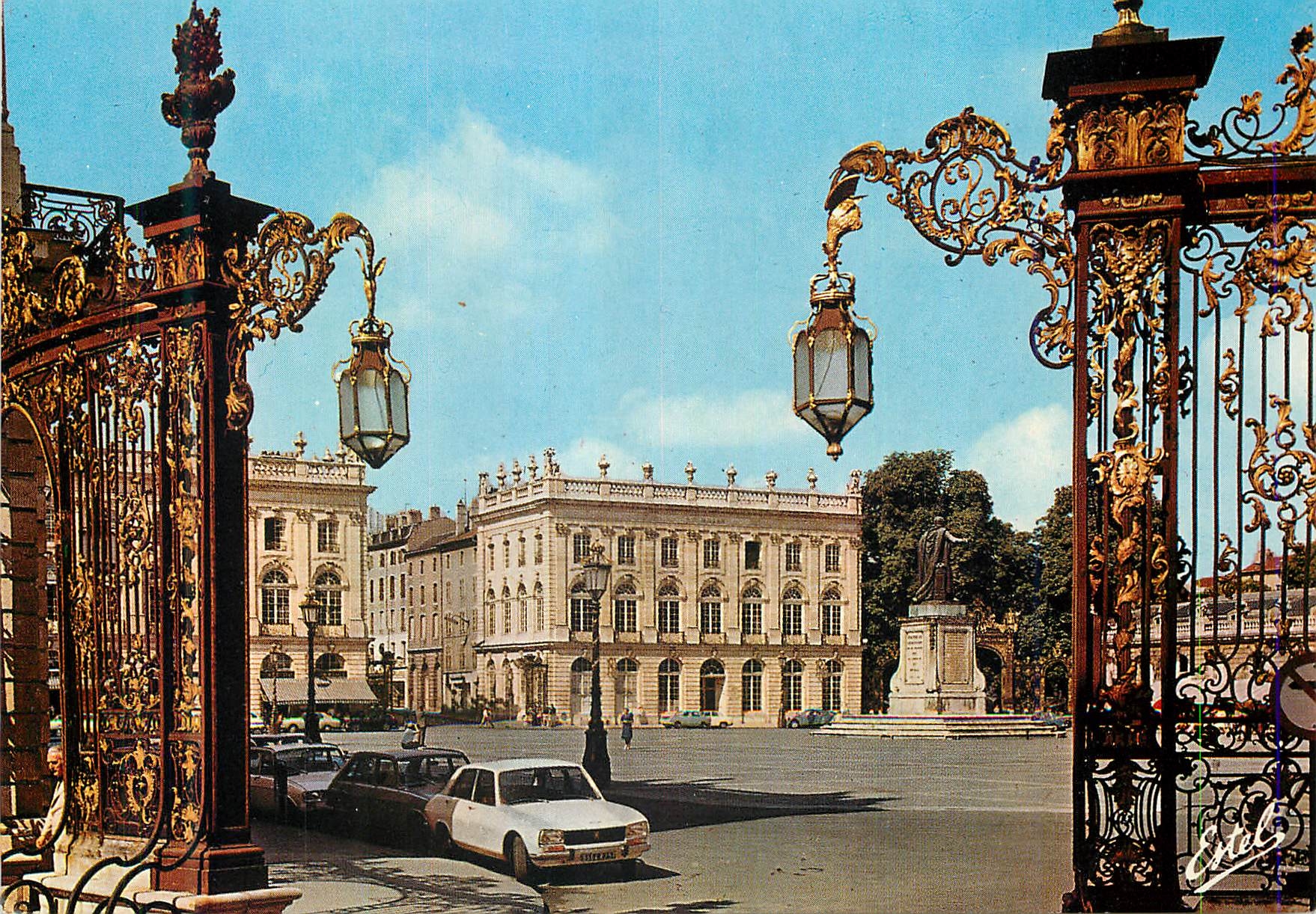 CPM Nancy (Meurthe et Moselle) La Place Stanislas Batie entre 1752 et 1756