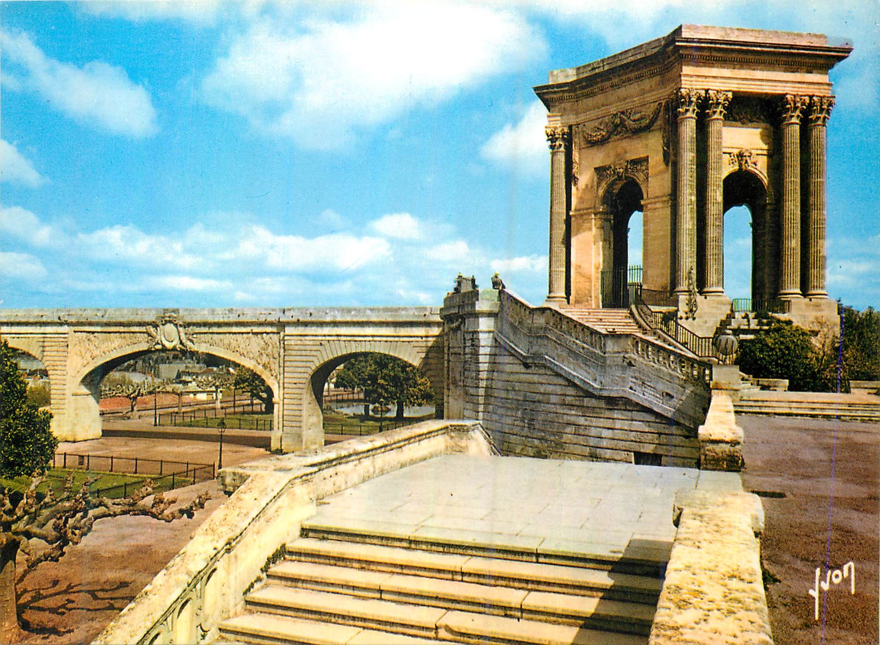 CPM Montpellier (Herault) Couleurs et Lumiere de France Aqueduc Saint Clement et le Peyrou (XVIIIe Siecle)