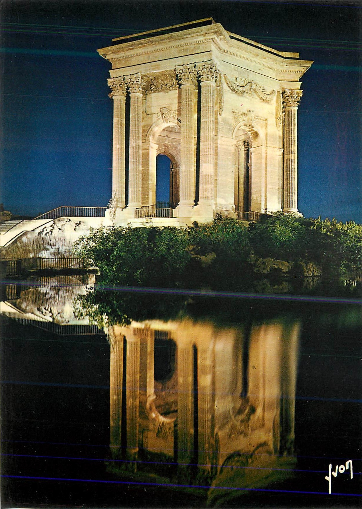 CPM Montpellier (Herault) Couleurs et Lumiere de France Le Chateau d'Eau du Peyrou