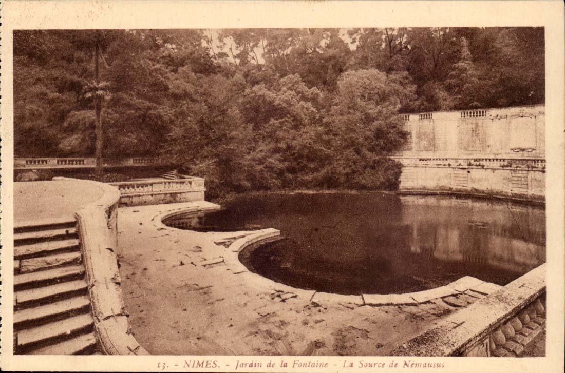 Garten Nimes-CPA des Brunnens die Quelle von Nemausus