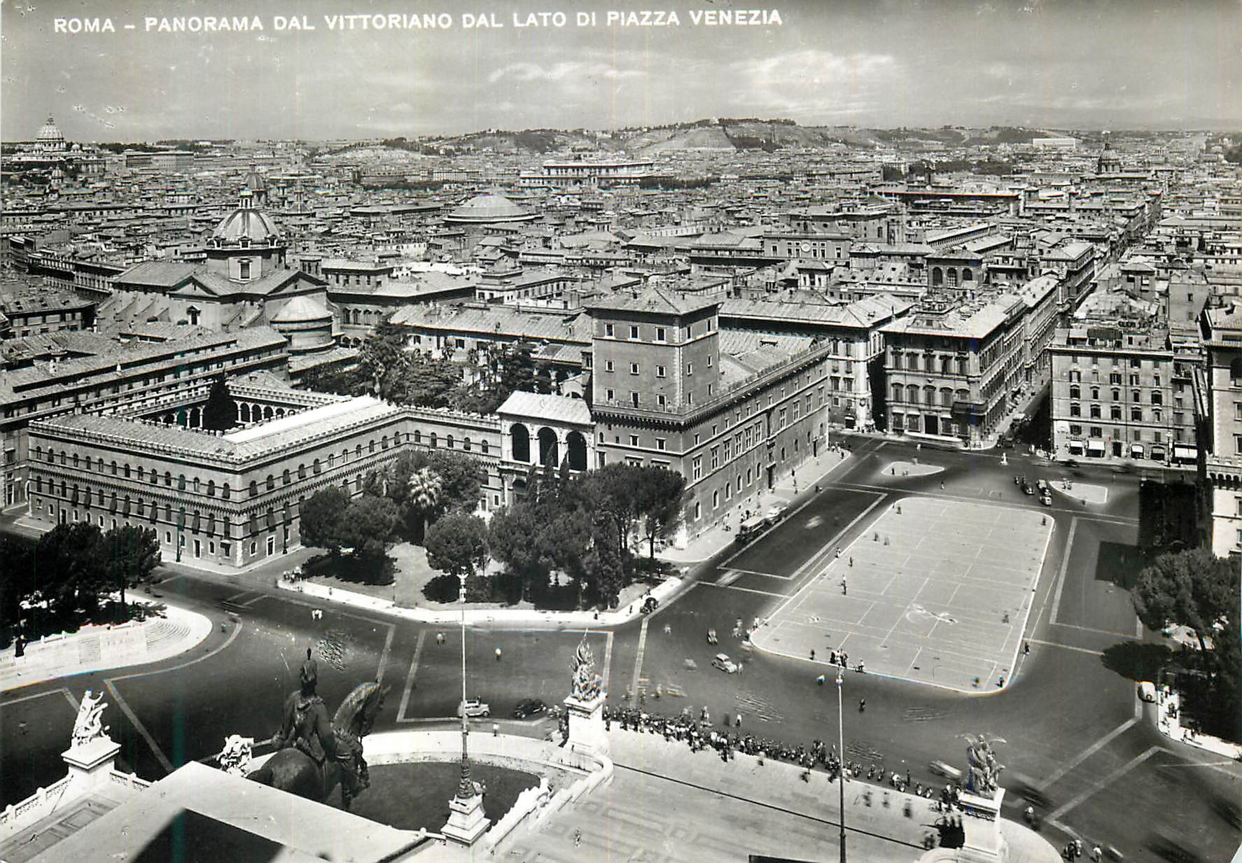 CPM Roma Panorama dal vittoriano dal lato di piazza Venzia