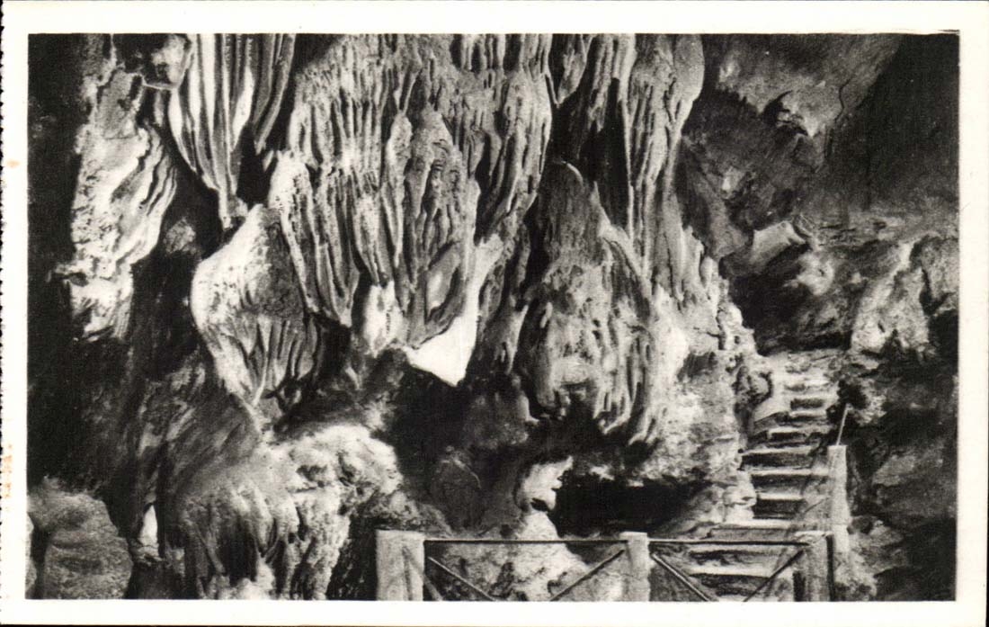 Hohlen Saint Cezaire der nahen fetthaltigen CPA Vorhange