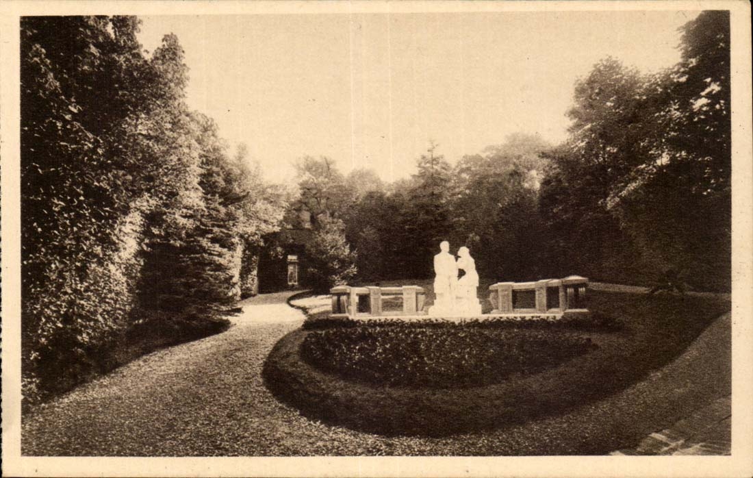 CPA the garden of Buissonnets Sainte Therese of the Jesus child