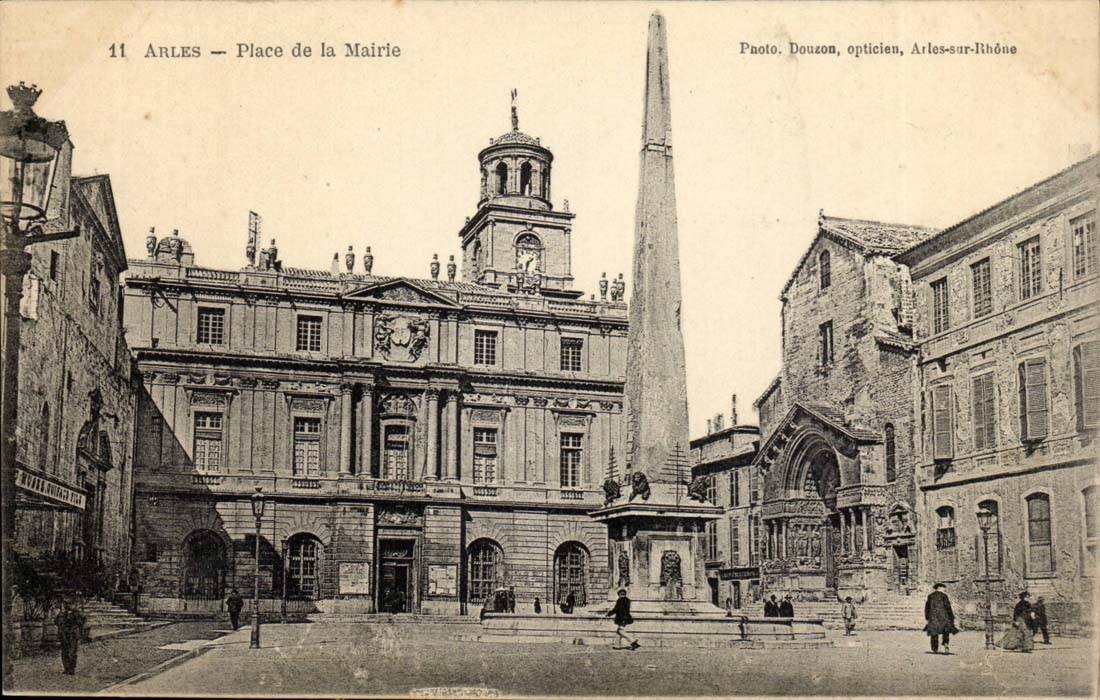 Arles CPA Places Town hall