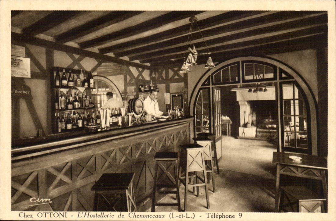 At Ottoni CPA the fashionable country inn of Chenonceaux