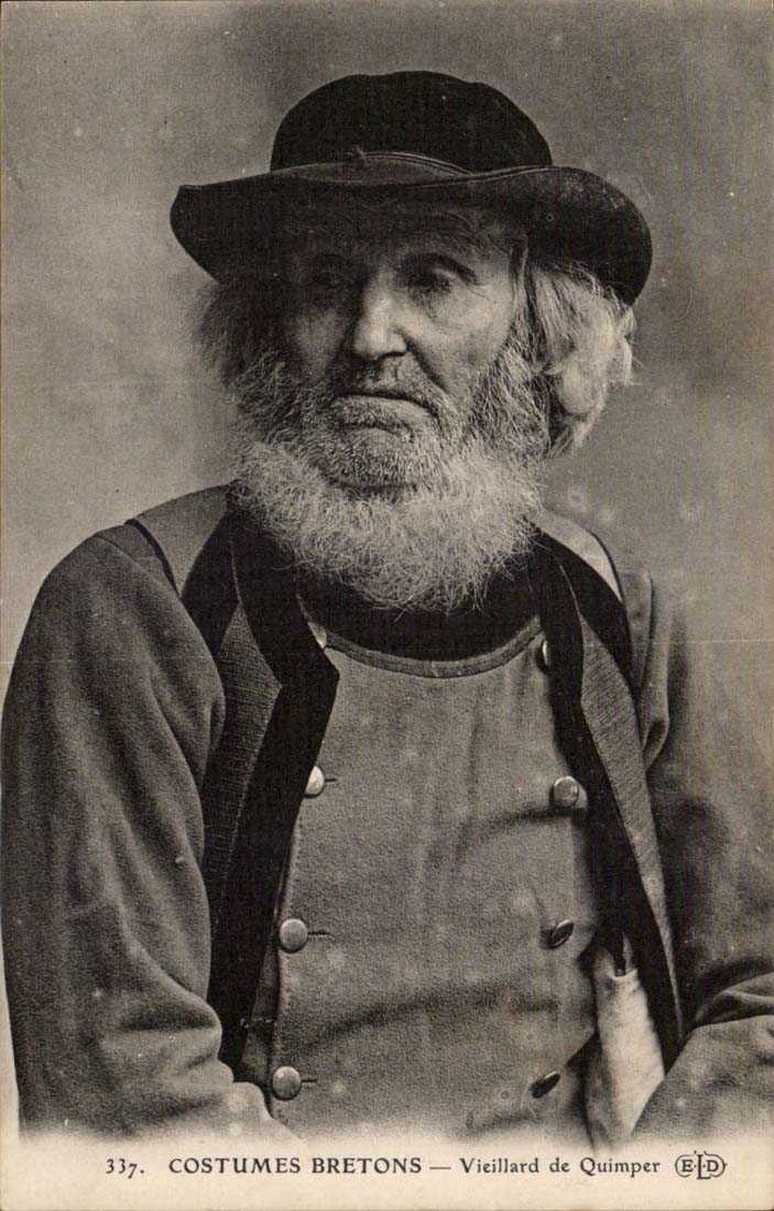 CPA Folklore Breton Costumes Old man of Quimper TOP