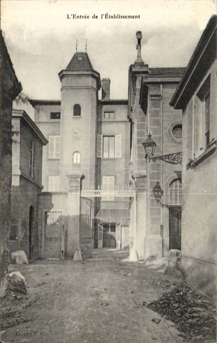 CPA Entering of the establishment the oratory (France)