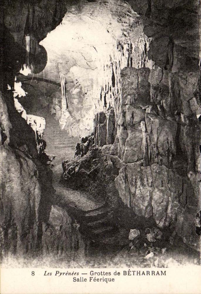 Caves of fairy-like Betharram CPA Room