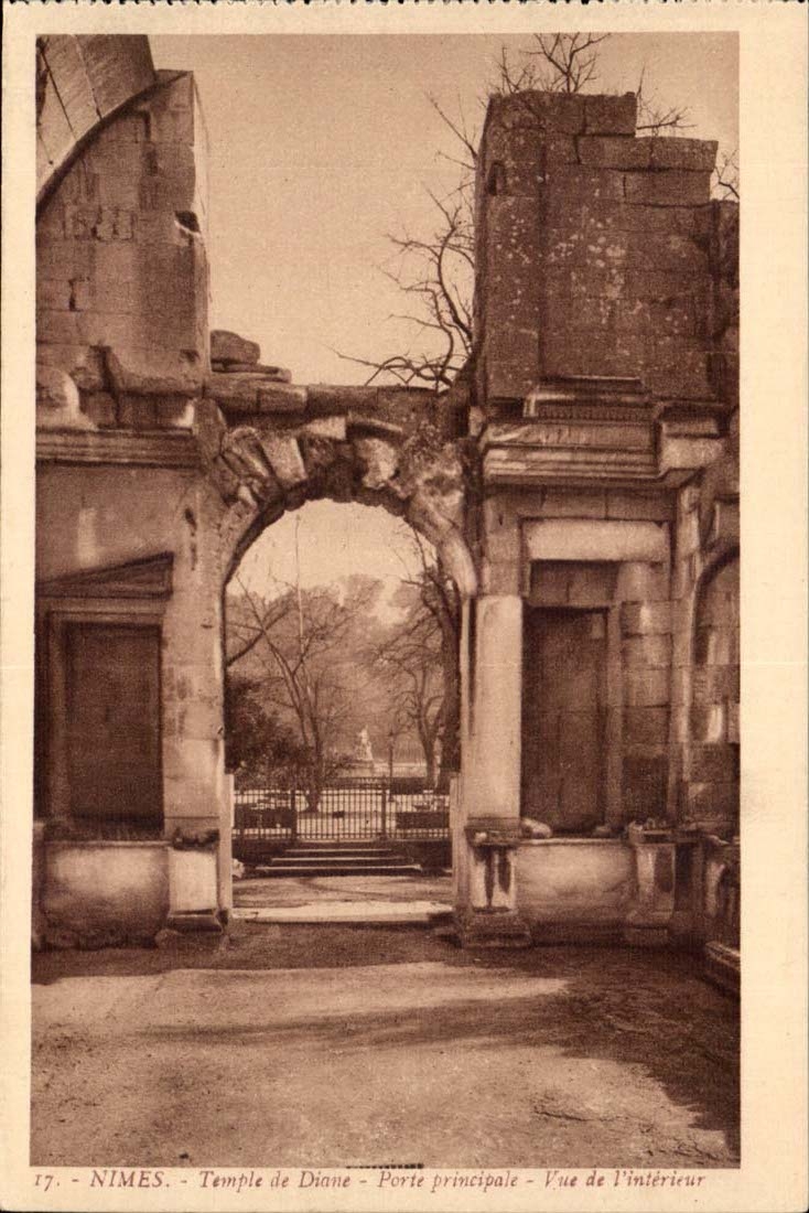 Tempel Nimes-CPA des Diane-Hauptgatters gesehen vom Innenraum