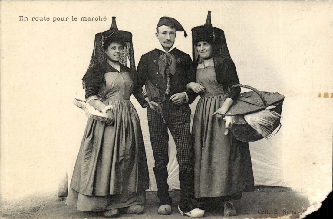 CPA Costume Folklore On the way for Market