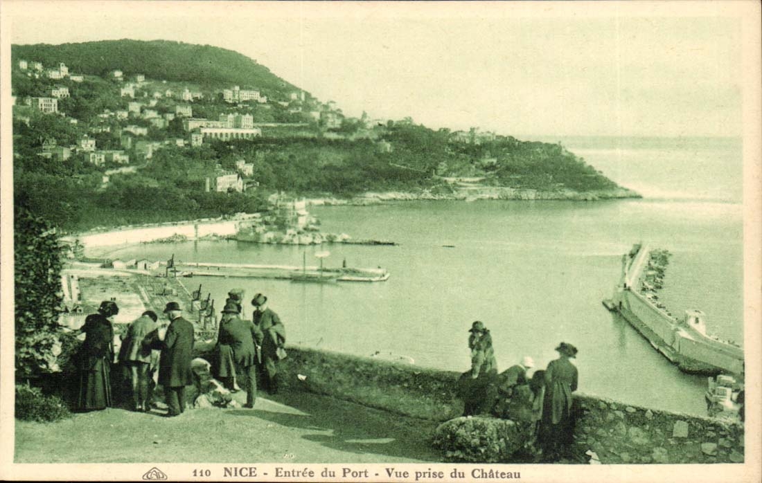 Nice CPA Entrance of the port Seen from of the castle