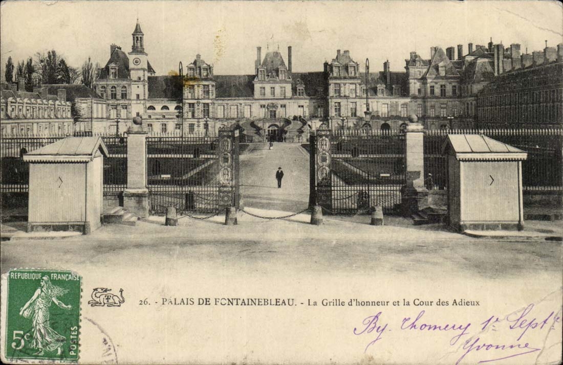 Palate of Fontainebleau CPA the grid of honor and court of the Good-byes