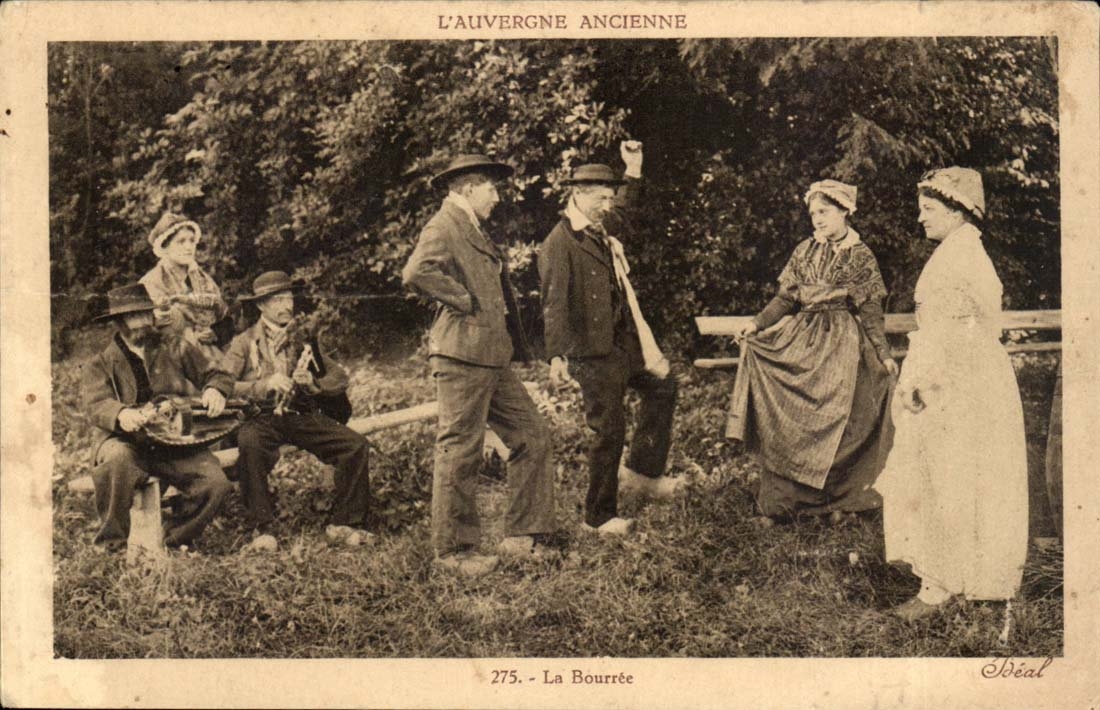 Auvergne CPA the bouree