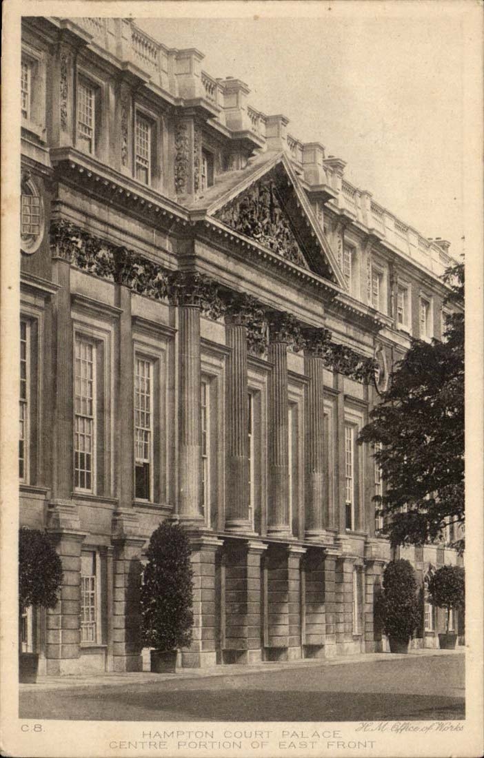 The United Kingdom CPA Hampton Court De luxe hotel Centers portion East Front off