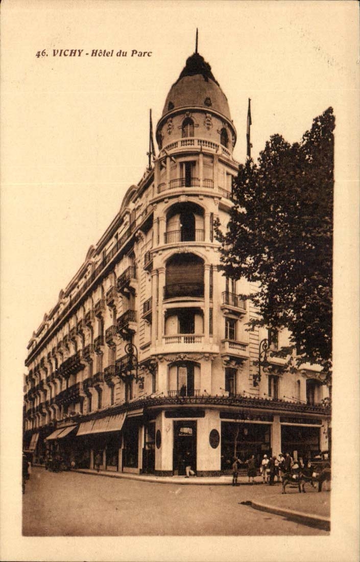 Vichy CPA Hotel of the park