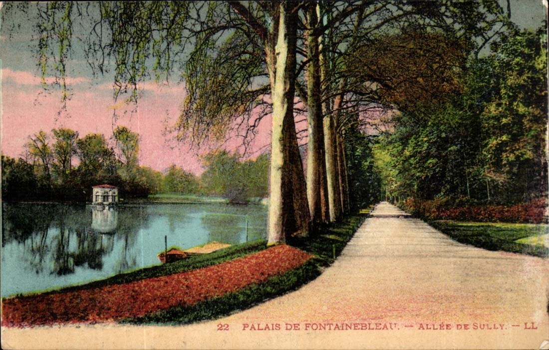 Fontainebleau CPA the palate Allee of Sully