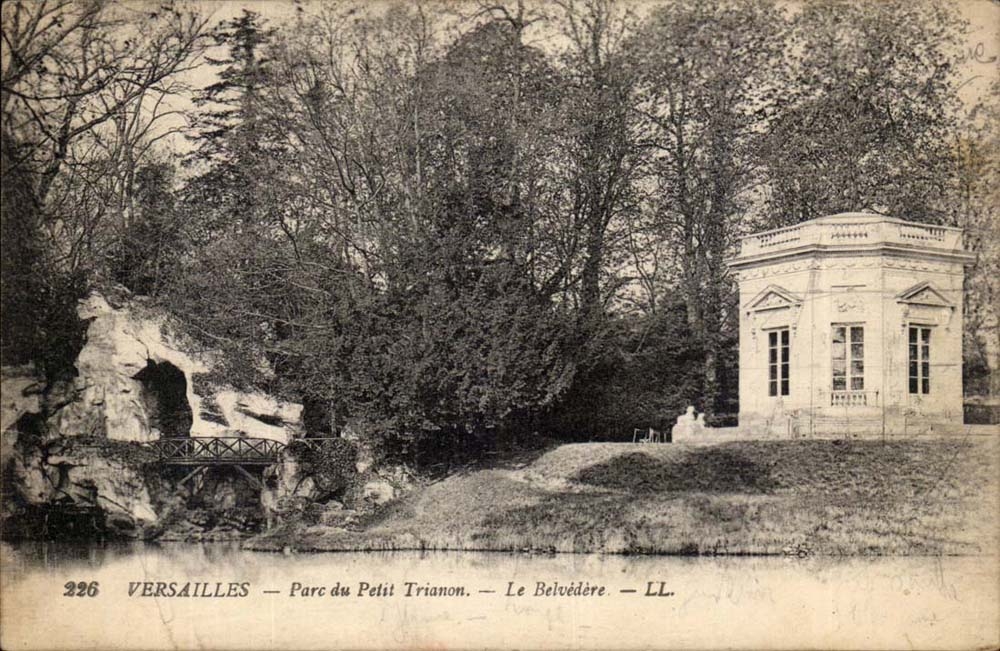 Versailles CPA Park of small Trianon the view-point