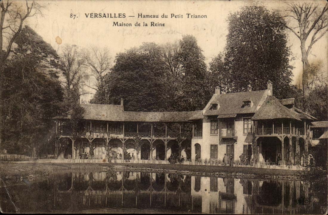 Versailles CPA Hamlet of small Trianon house of the Queen