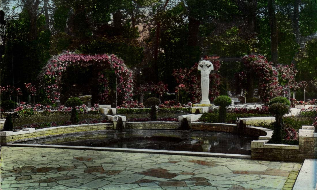 Bourges CPA Garden of close Fichaux the fountain of God Side