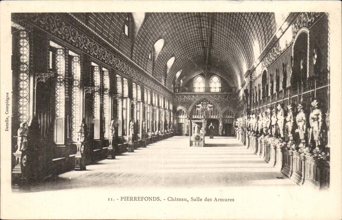 Chateau de Pierrefonds CPA SAlle d'armure
