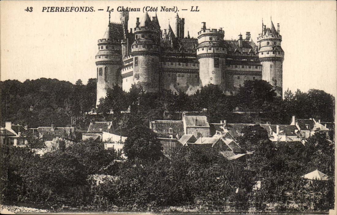 Chateau de Pierrefonds CPA le chateau (cote Nord)