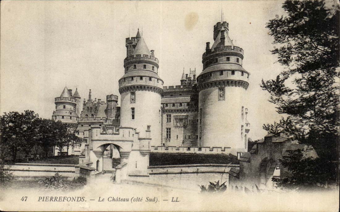 Chateau de Pierrefonds CPA Le chateau (cote Sud)