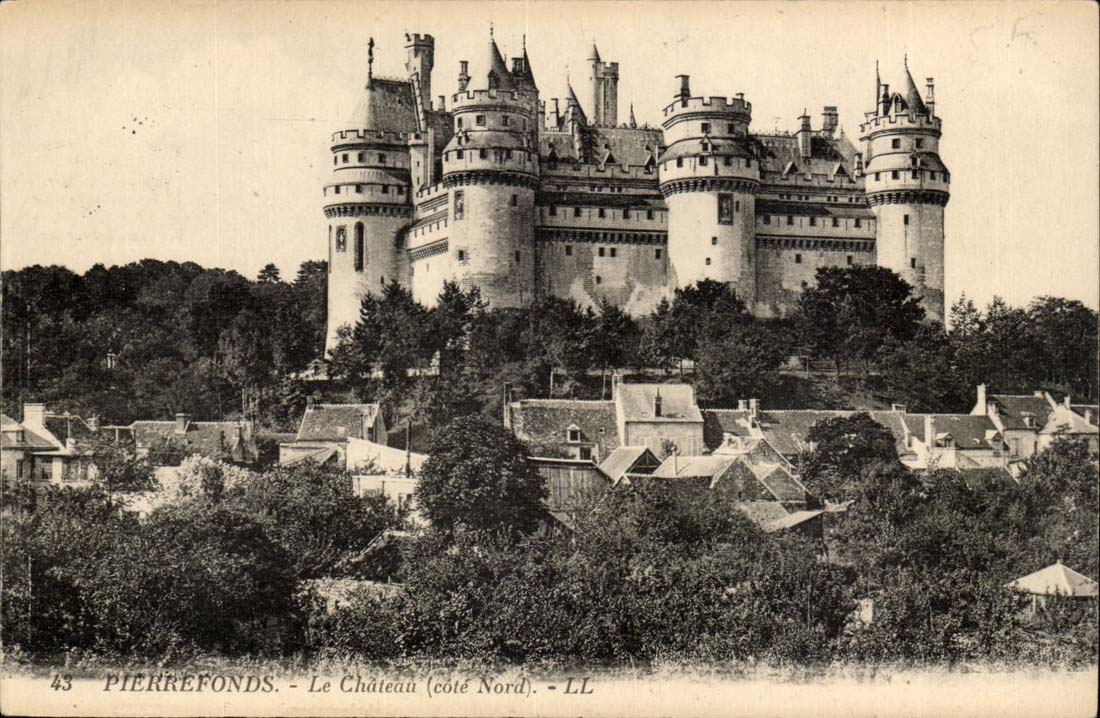 Chateau de Pierrefonds CPA Le chateau (cote Nord)
