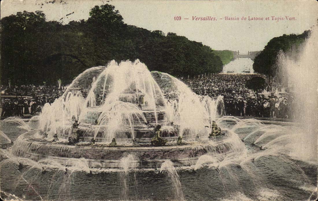 Versailles CPA Basin of Latone and green carpet