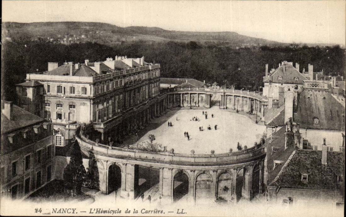 Nancy CPA l'hemicycle de la carriere 