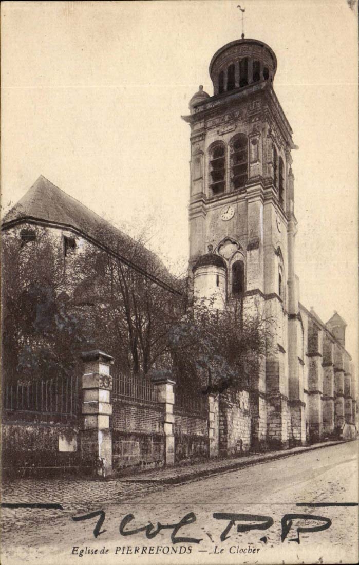 Pierrefonds CPA L'eglise Le clocher