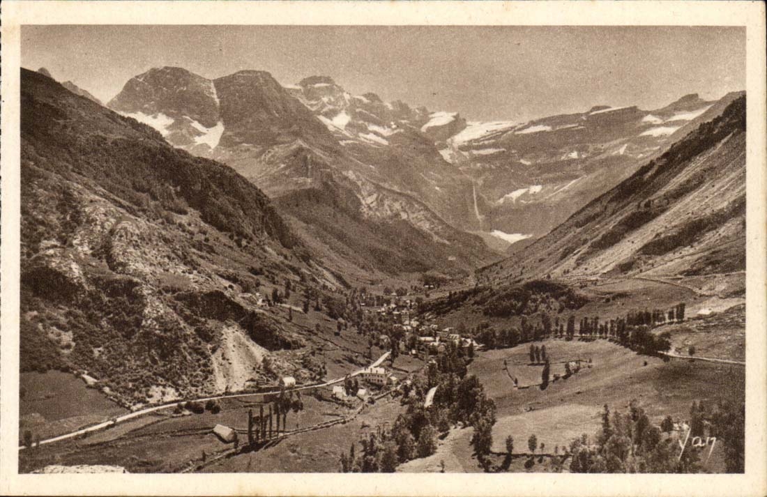 Gavarnie CPA the village and the circus