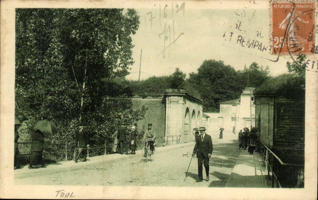 Toul CPA the door of France